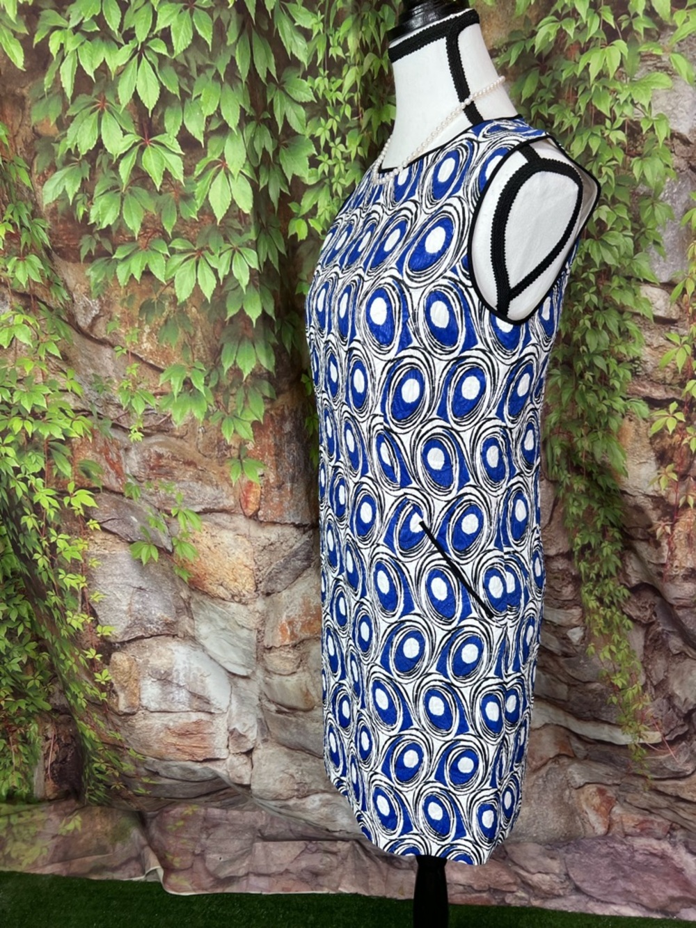 MISS WU Geometric Print Textured Tailored Luxury Sleeveless Shift Dress, 2 - Picture 4 of 9